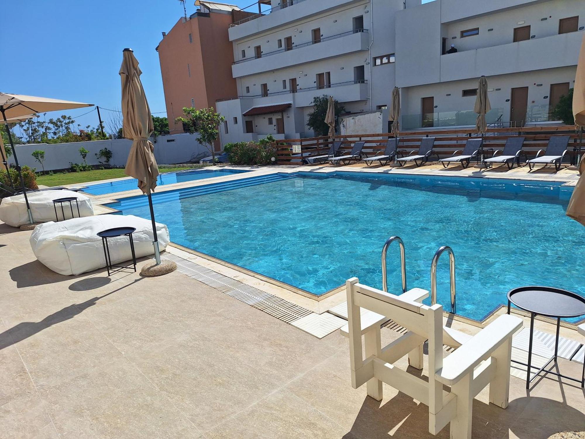 Soho Blue City Hotel Hersonissos  Exterior foto